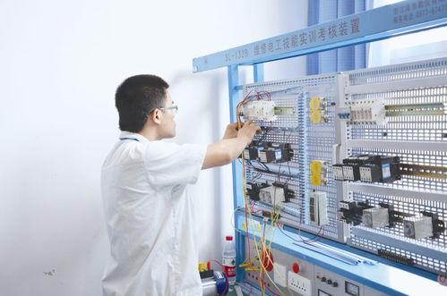 毫米間的舞者 致奮戰(zhàn)在工廠生產(chǎn)車(chē)間的產(chǎn)業(yè)工人